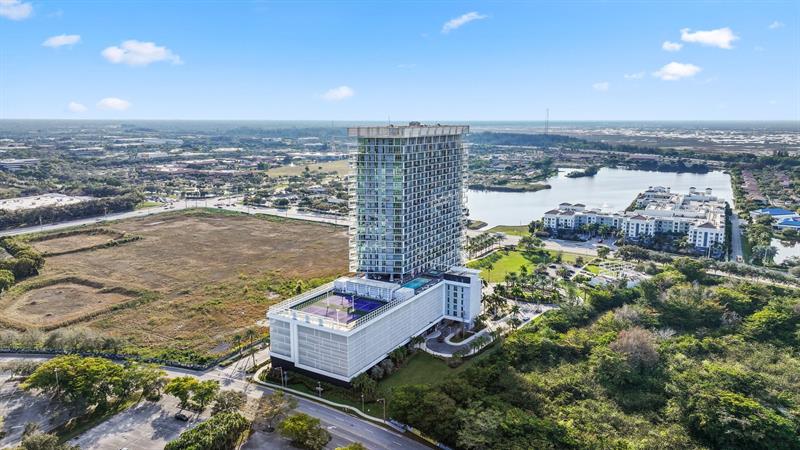 Image 18 of 41 For 2000 Metropica Way  Ph08