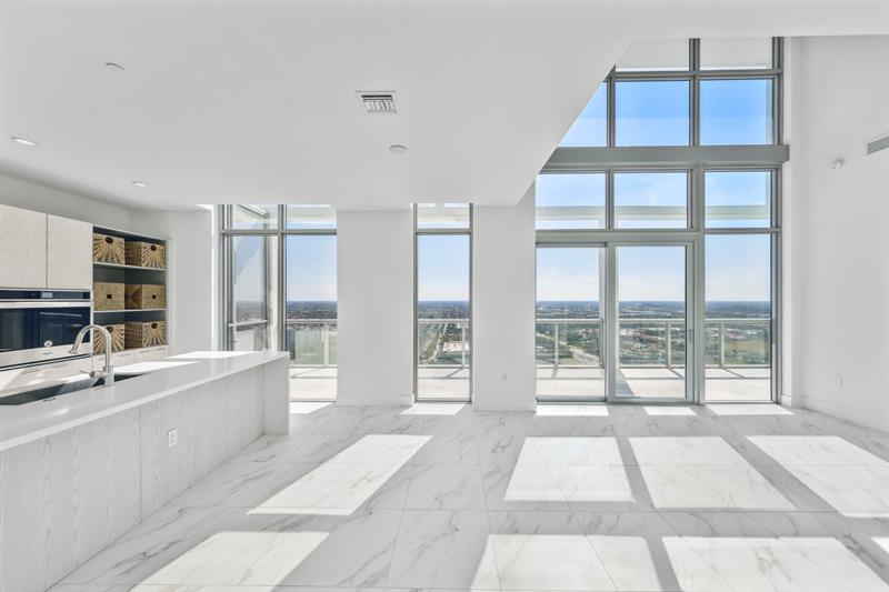 Image 2 of 41 For 2000 Metropica Way  Ph08
