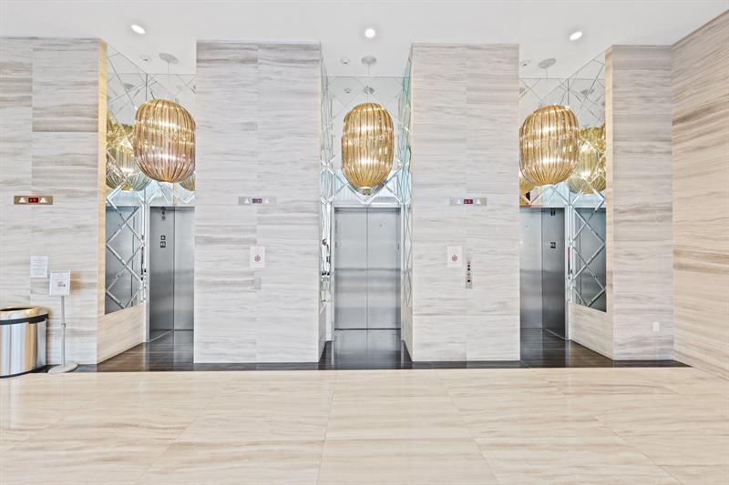 Image 23 of 41 For 2000 Metropica Way  Ph08