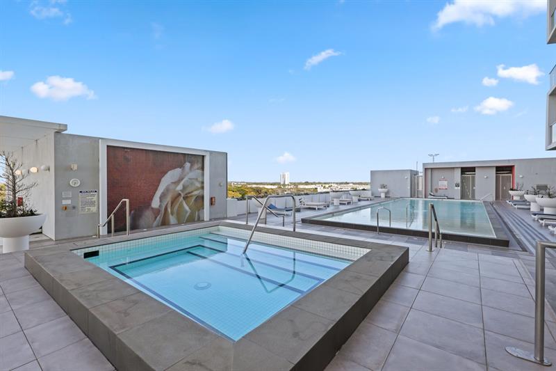 Image 27 of 41 For 2000 Metropica Way  Ph08
