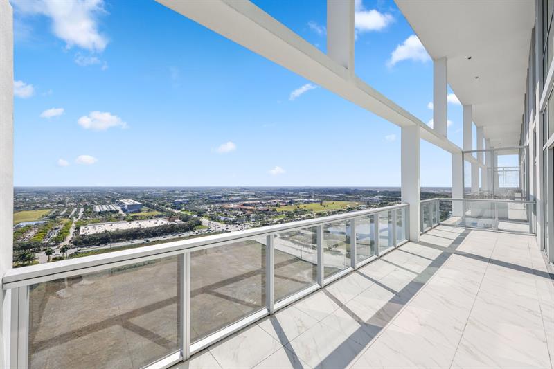 Image 8 of 41 For 2000 Metropica Way  Ph08
