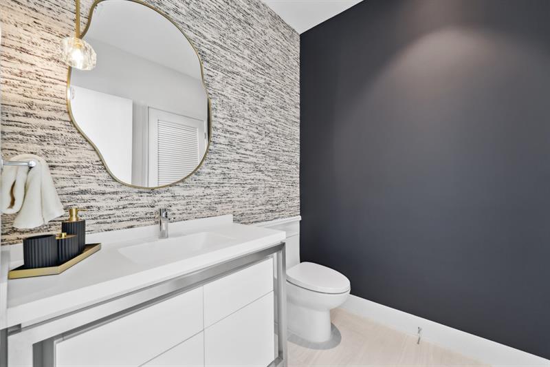 Image 11 of 47 For 2000 Metropica Way  Ph09