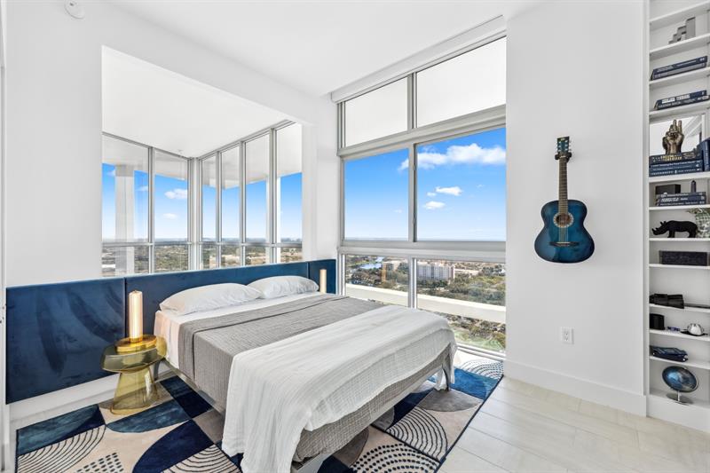 Image 13 of 47 For 2000 Metropica Way  Ph09