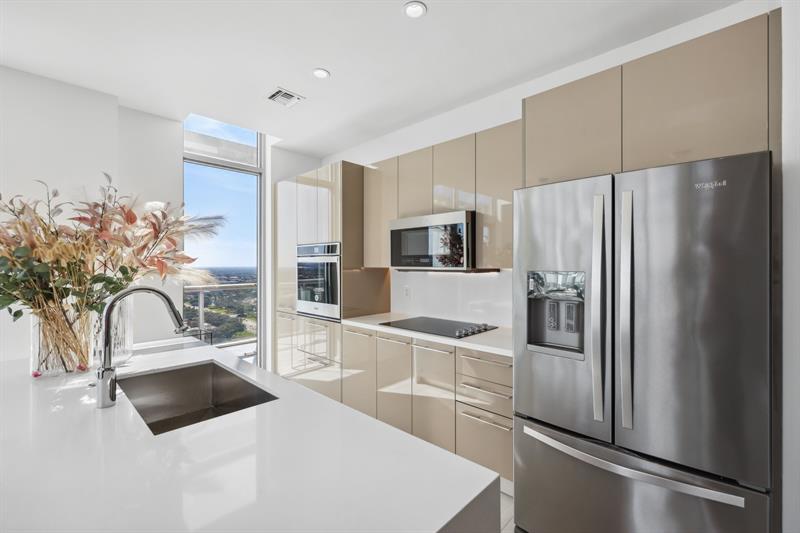 Image 4 of 47 For 2000 Metropica Way  Ph09