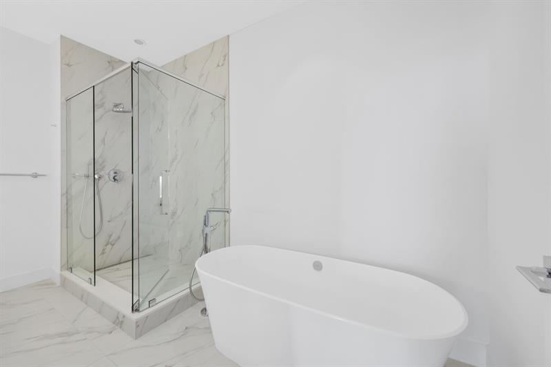 Image 10 of 39 For 2000 Metropica Way  Ph11