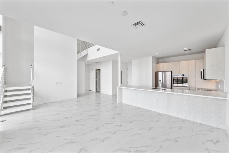 Image 3 of 39 For 2000 Metropica Way  Ph11