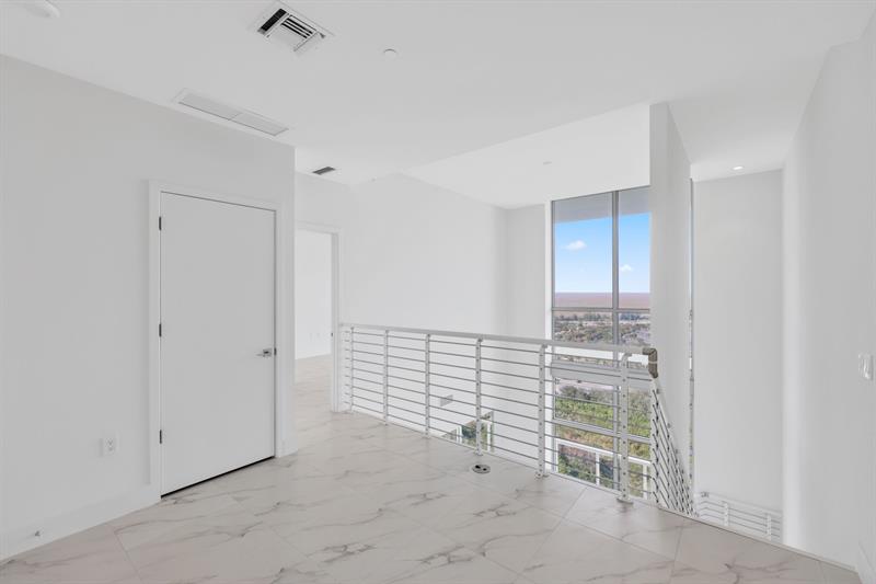 Image 8 of 39 For 2000 Metropica Way  Ph11