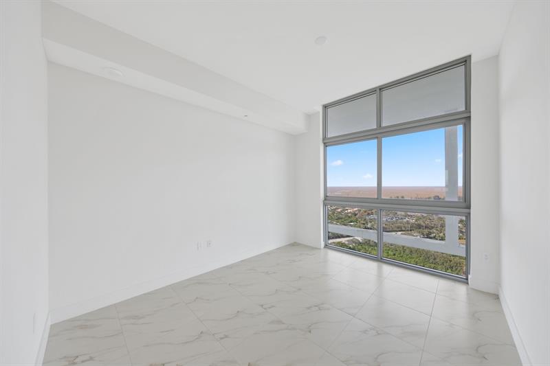 Image 9 of 39 For 2000 Metropica Way  Ph11