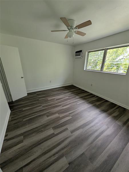 Image 4 of 6 For 751 83rd Ter  17