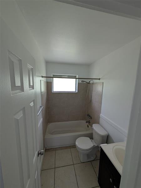 Image 5 of 6 For 751 83rd Ter  17