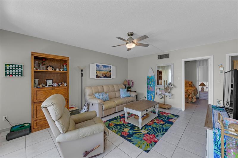 Image 25 of 41 For 745 19th Ave  138