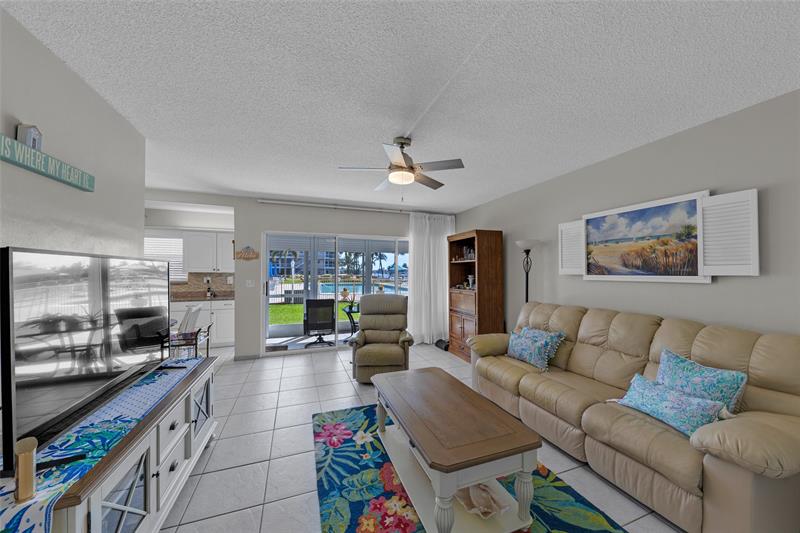 Image 26 of 41 For 745 19th Ave  138