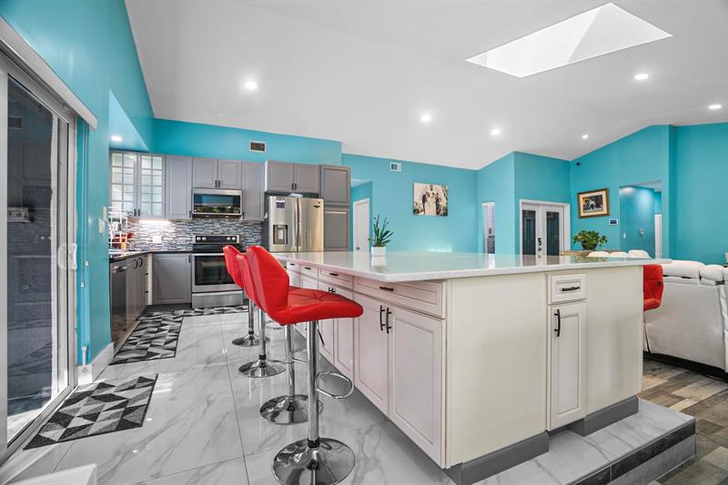 Image 14 of 49 For 8810 Paradise Ct