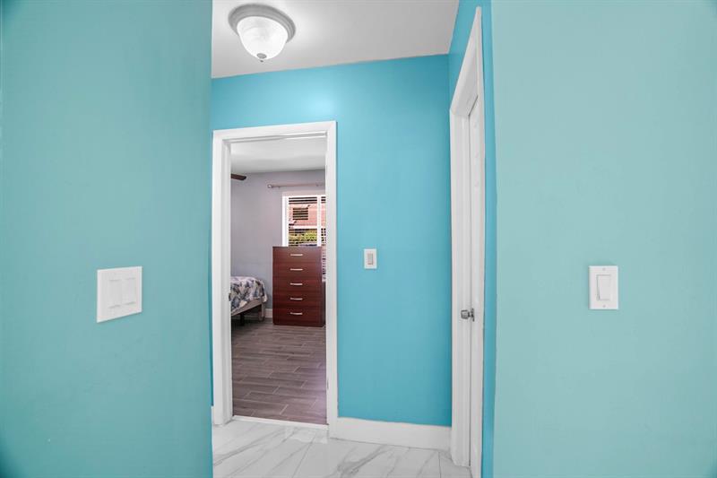 Image 21 of 49 For 8810 Paradise Ct