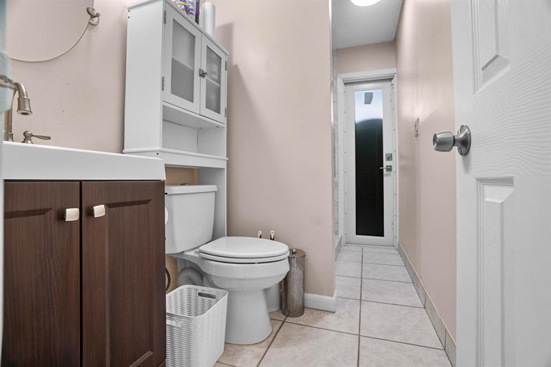 Image 22 of 49 For 8810 Paradise Ct