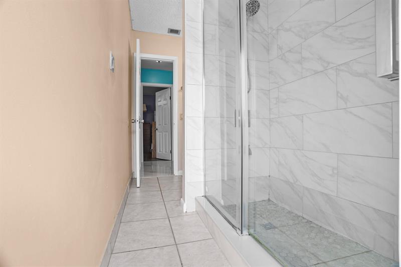 Image 23 of 49 For 8810 Paradise Ct