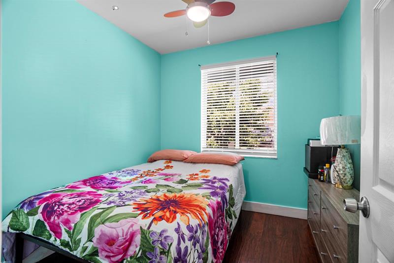 Image 33 of 49 For 8810 Paradise Ct