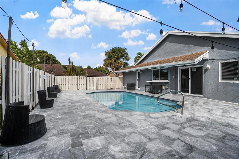 Image 34 of 49 For 8810 Paradise Ct