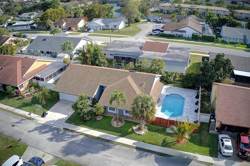 Image 41 of 49 For 8810 Paradise Ct