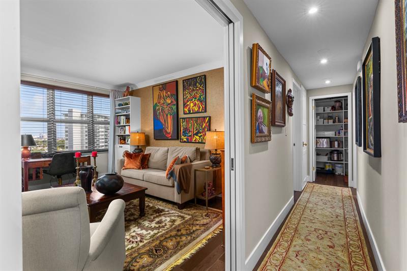 Image 26 of 53 For 3333 34th St  1101