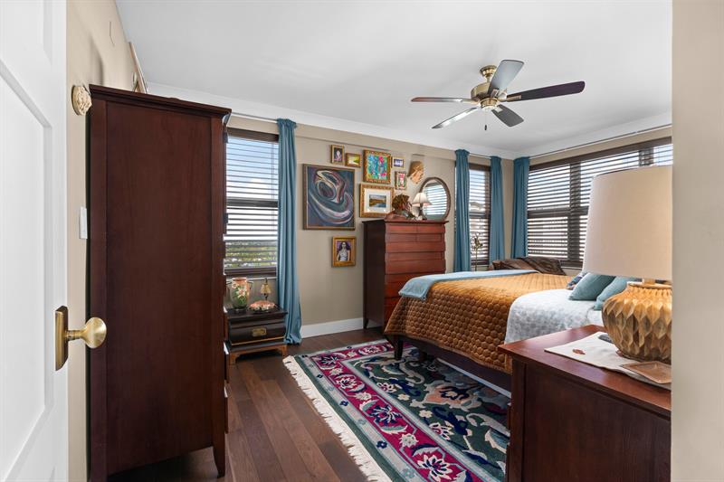 Image 29 of 53 For 3333 34th St  1101