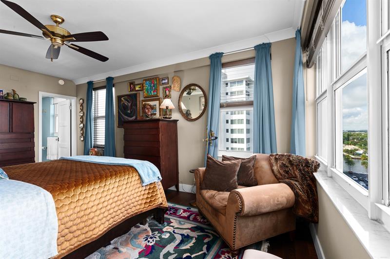 Image 33 of 53 For 3333 34th St  1101