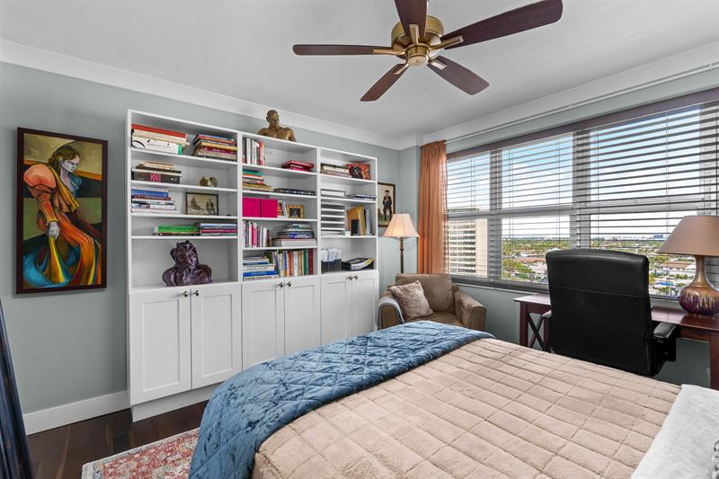 Image 40 of 53 For 3333 34th St  1101