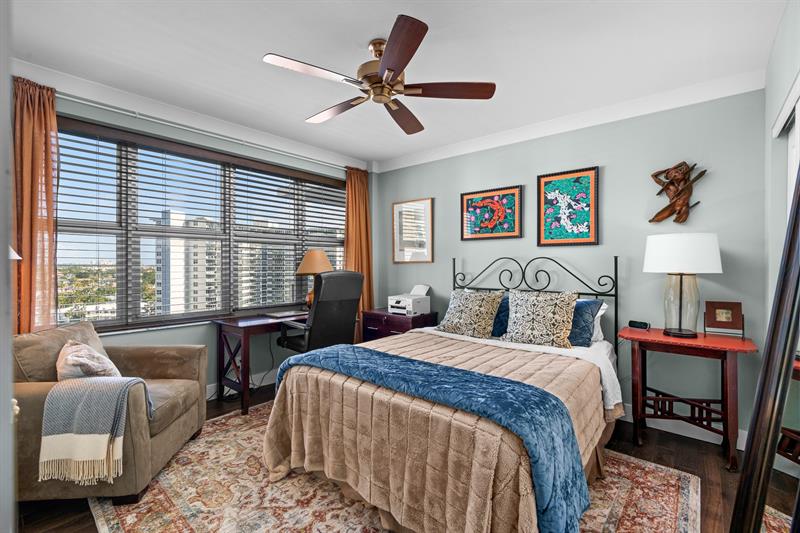Image 41 of 53 For 3333 34th St  1101