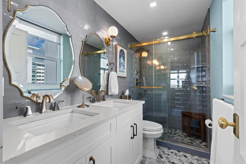Image 7 of 53 For 3333 34th St  1101