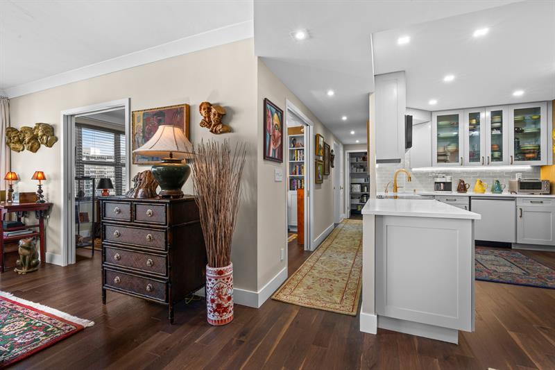 Image 9 of 53 For 3333 34th St  1101