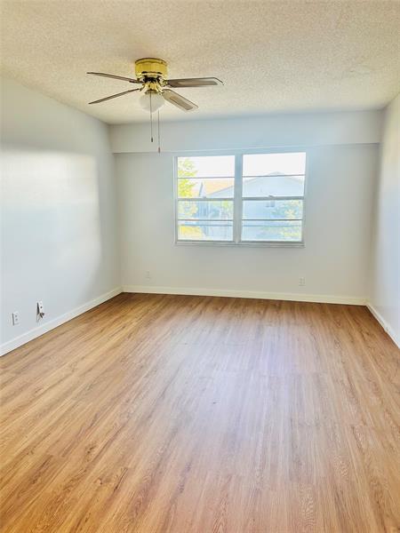 Image 11 of 19 For 12500 5th Ct  410