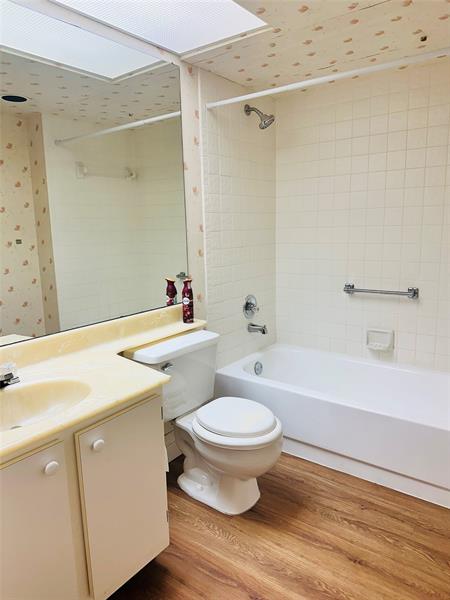 Image 14 of 19 For 12500 5th Ct  410