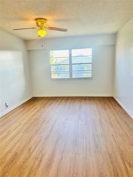 Image 15 of 19 For 12500 5th Ct  410