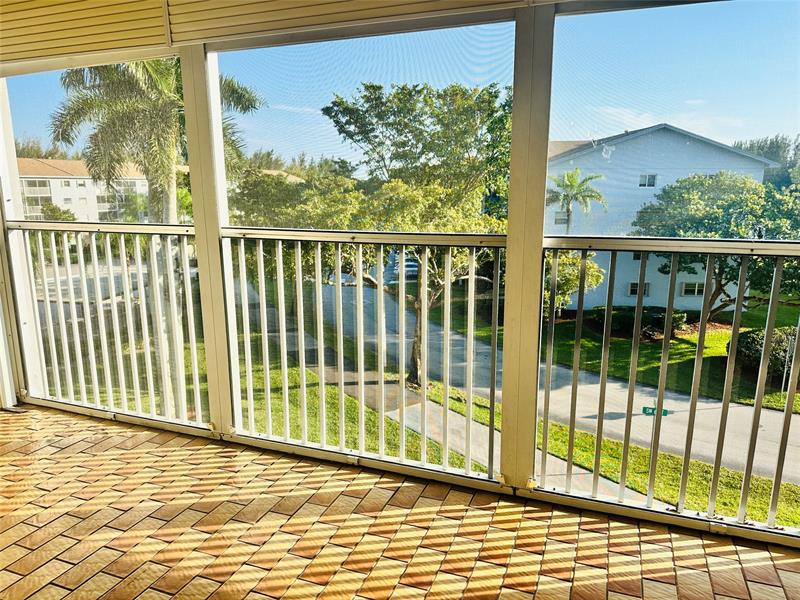 Image 17 of 19 For 12500 5th Ct  410