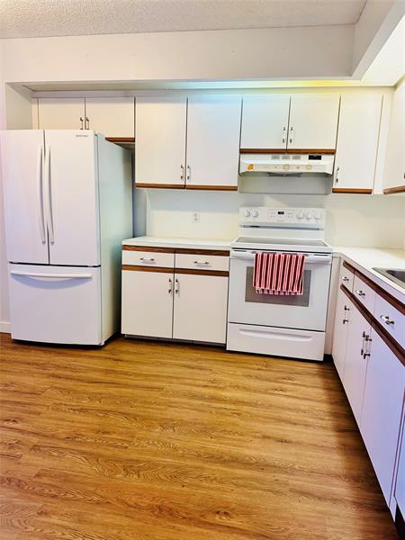 Image 3 of 19 For 12500 5th Ct  410
