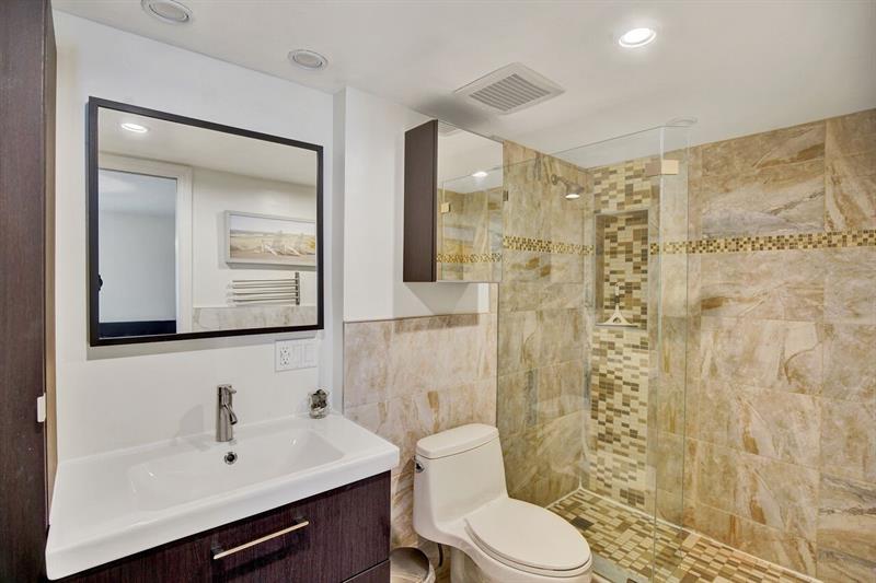 Image 5 of 24 For 250 180th Dr  154