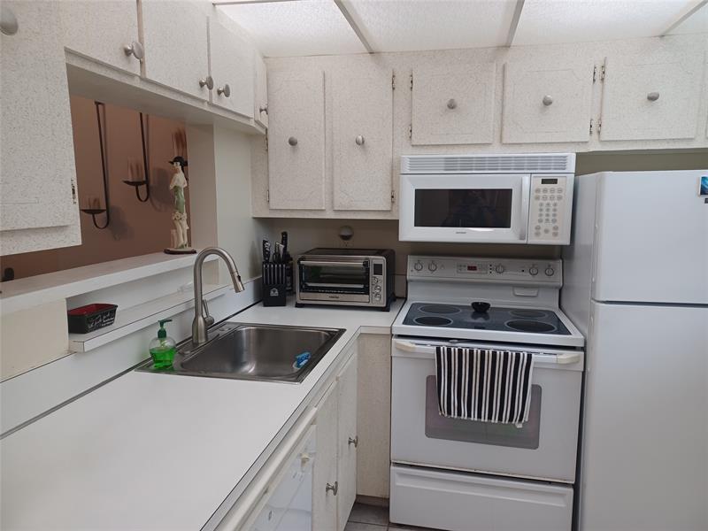 Image 4 of 22 For 1391 Ocean Blvd  105