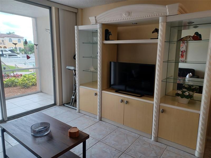 Image 6 of 22 For 1391 Ocean Blvd  105