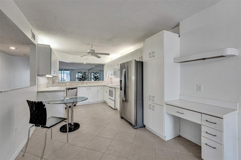Image 16 of 63 For 7819 Granville Dr  110
