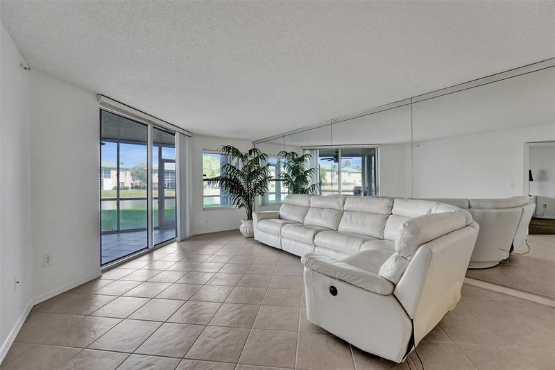 Image 21 of 63 For 7819 Granville Dr  110