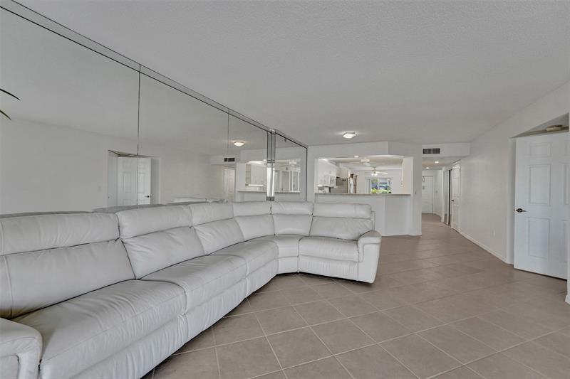 Image 22 of 63 For 7819 Granville Dr  110