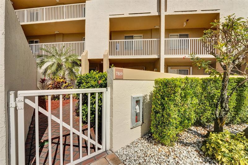 Image 3 of 63 For 7819 Granville Dr  110