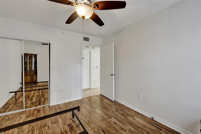 Image 30 of 63 For 7819 Granville Dr  110