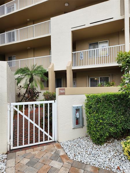 Image 32 of 63 For 7819 Granville Dr  110