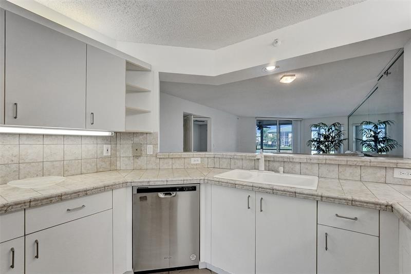 Image 34 of 63 For 7819 Granville Dr  110