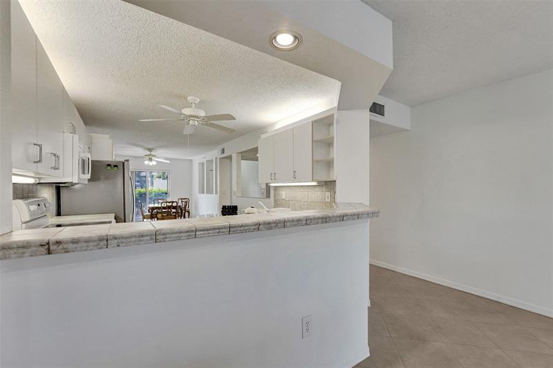 Image 39 of 63 For 7819 Granville Dr  110