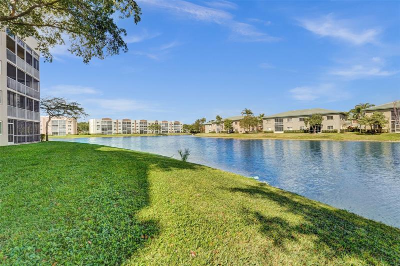 Image 4 of 63 For 7819 Granville Dr  110
