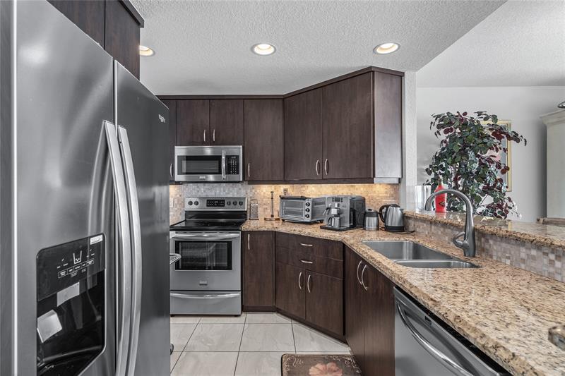 Image 15 of 54 For 340 Sunset Dr  1809