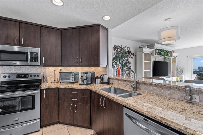 Image 16 of 54 For 340 Sunset Dr  1809