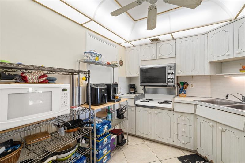 Image 13 of 39 For 133 Pompano Beach Blvd  704